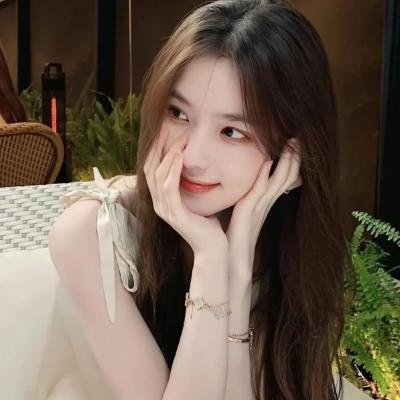 黑暗中的两个人